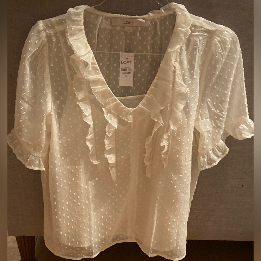 LOFT Small IVORY Dotted Swiss V-Neck Ruffle blouse with short sleeves.